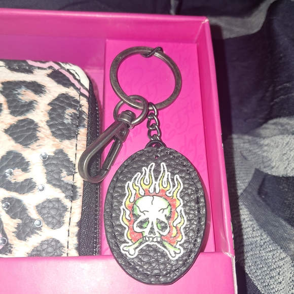 NWT Ed Hardy Leopard Print Wallet, Bag Charm, and Umbrella Set - Picture 10 of 10